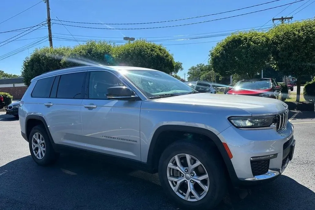 2021 Jeep Grand Cherokee Limited photo 1