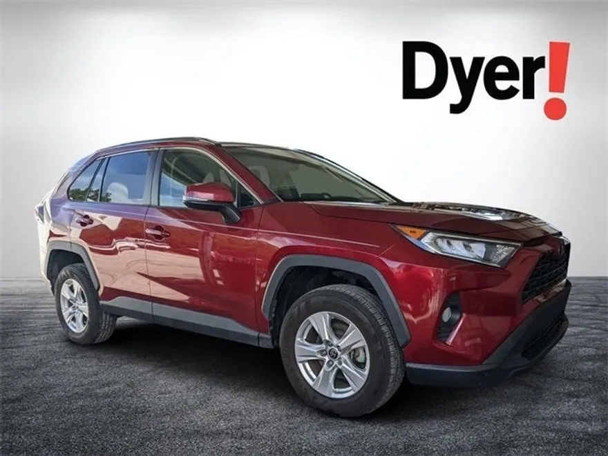2021 Toyota RAV4 XLE photo 1