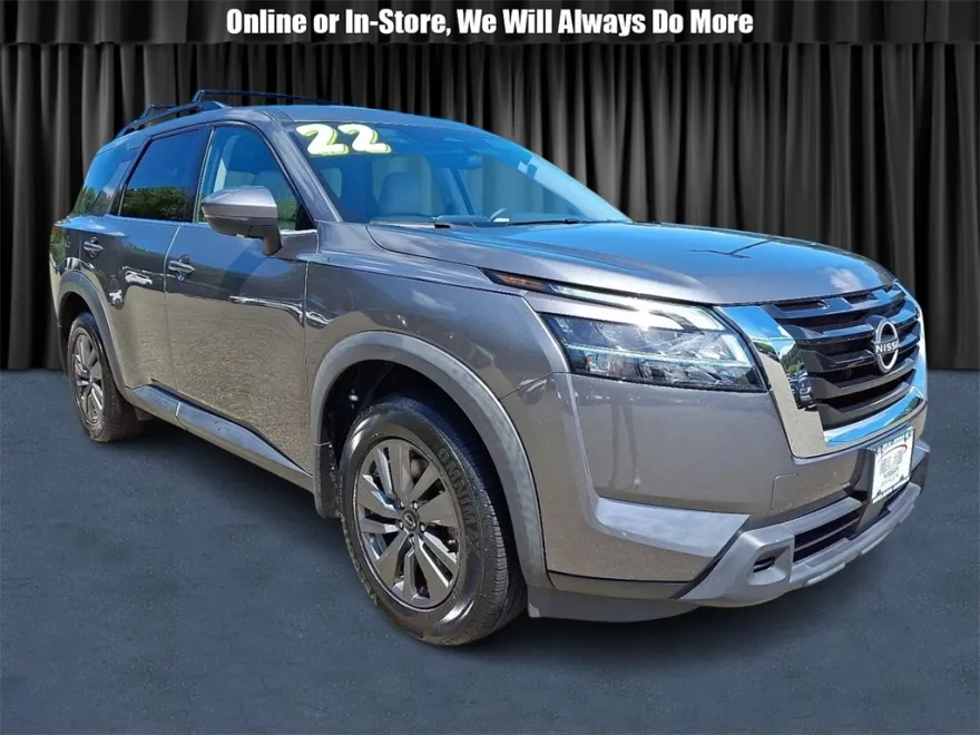 2022 Nissan Pathfinder SV photo 1