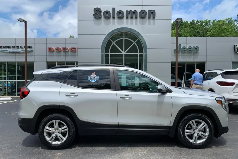 2022 Gmc Terrain SLE photo 1
