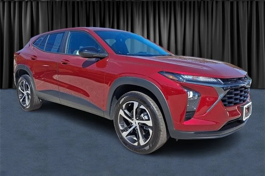 2024 Chevrolet Trax photo 1