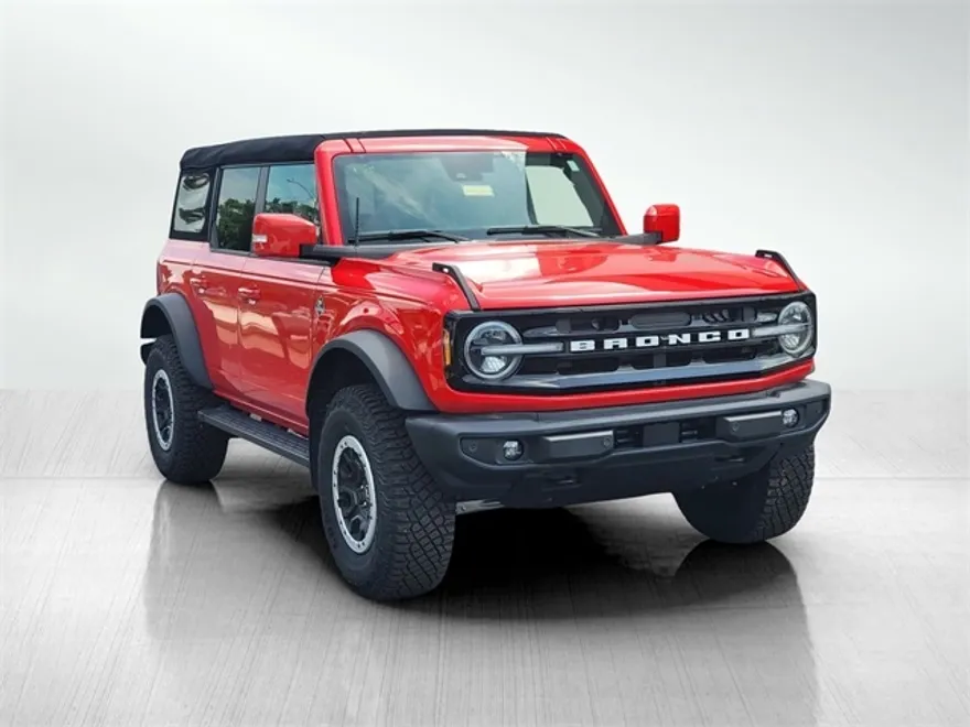 2024 Ford Bronco Outer Banks photo 1