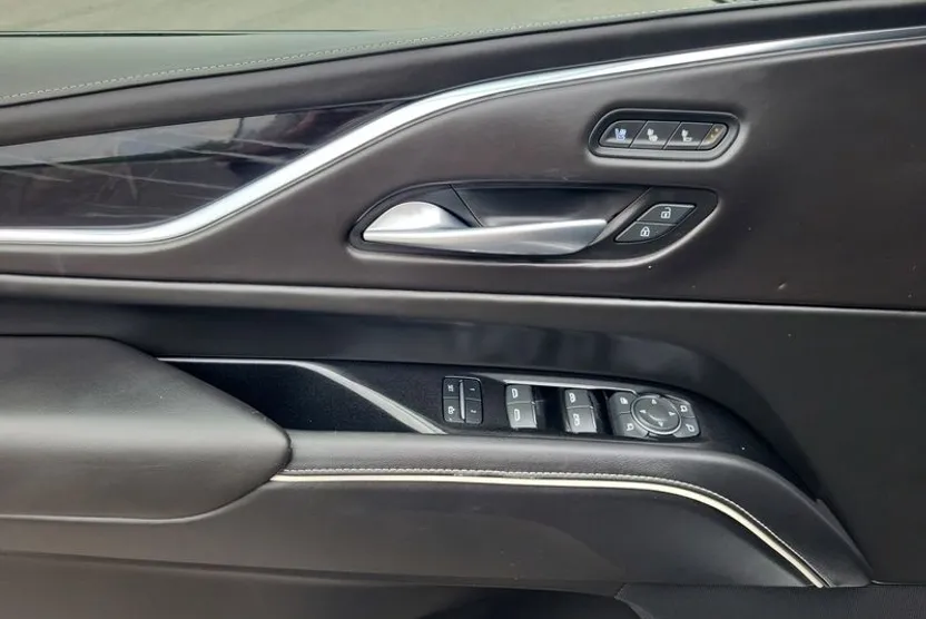 2023 Cadillac Escalade V-Series photo 1