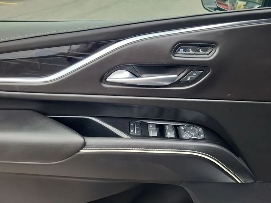 2023 Cadillac Escalade V-Series photo 1