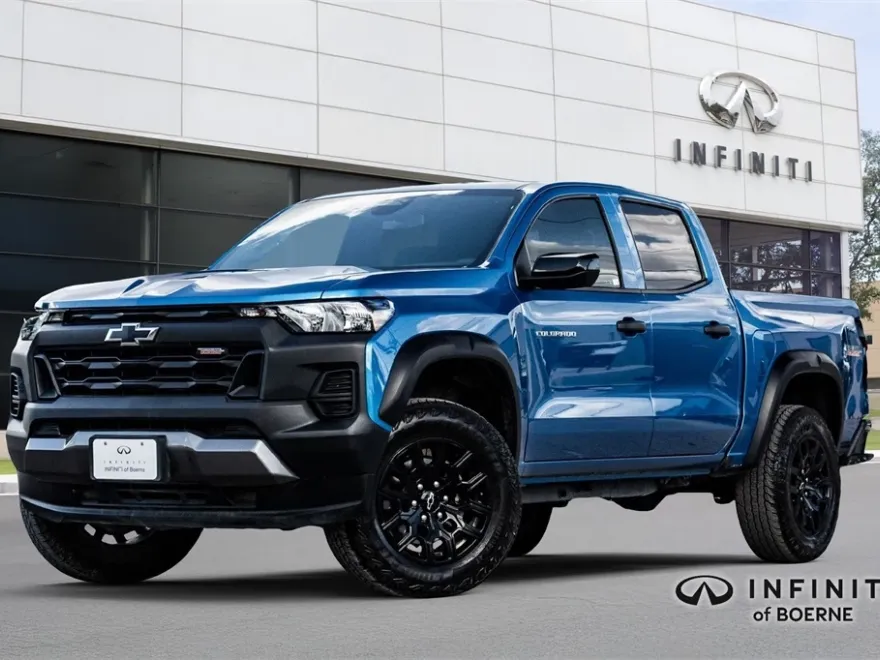 2024 Chevrolet Colorado Trail Boss photo 1