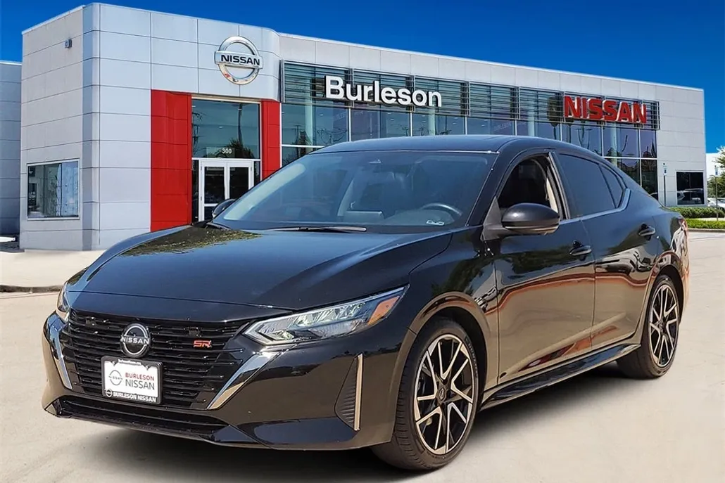 2024 Nissan Sentra SR photo 1