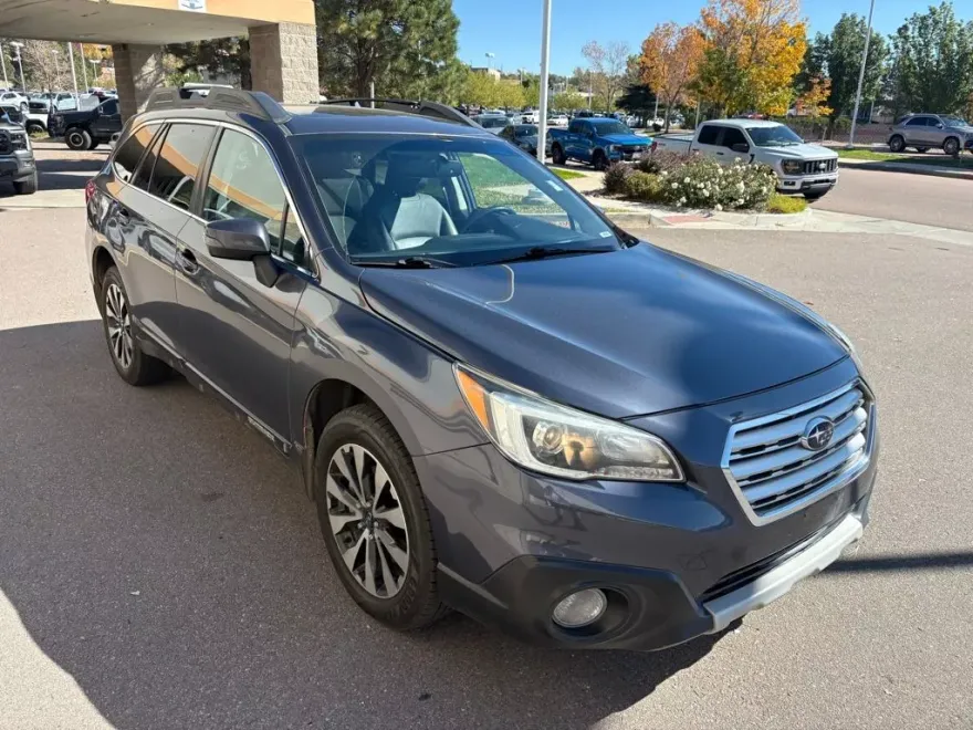 2017 Subaru Outback 2.5i Limited photo 1