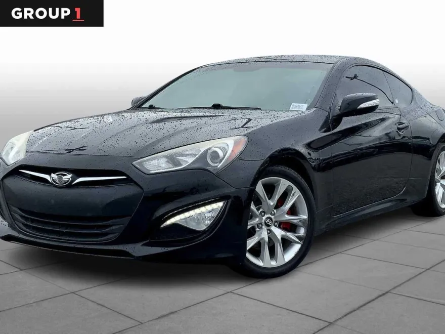 2014 Hyundai Genesis 3.8 photo 1