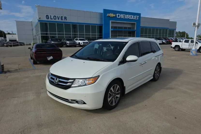 2015 Honda Odyssey Touring Elite photo 1