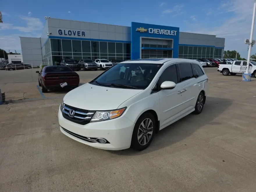 2015 Honda Odyssey Touring Elite photo 1