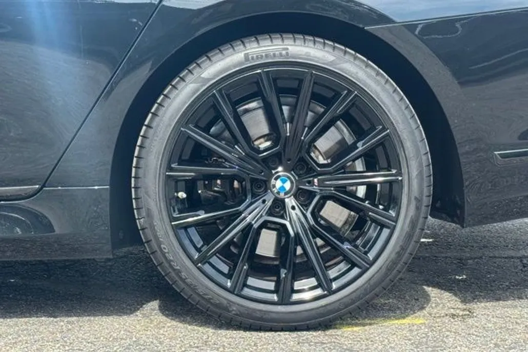 2022 Bmw 750Li photo 1