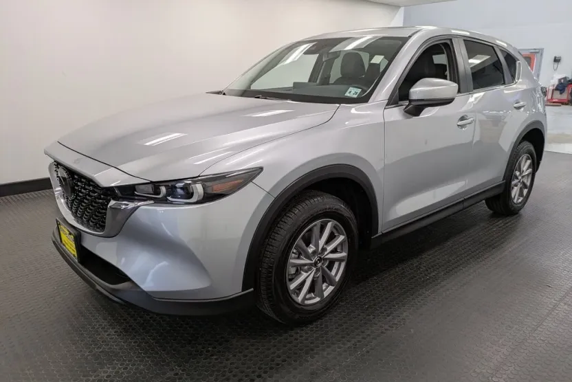 2023 Mazda CX-5 2.5 S Preferred photo 1