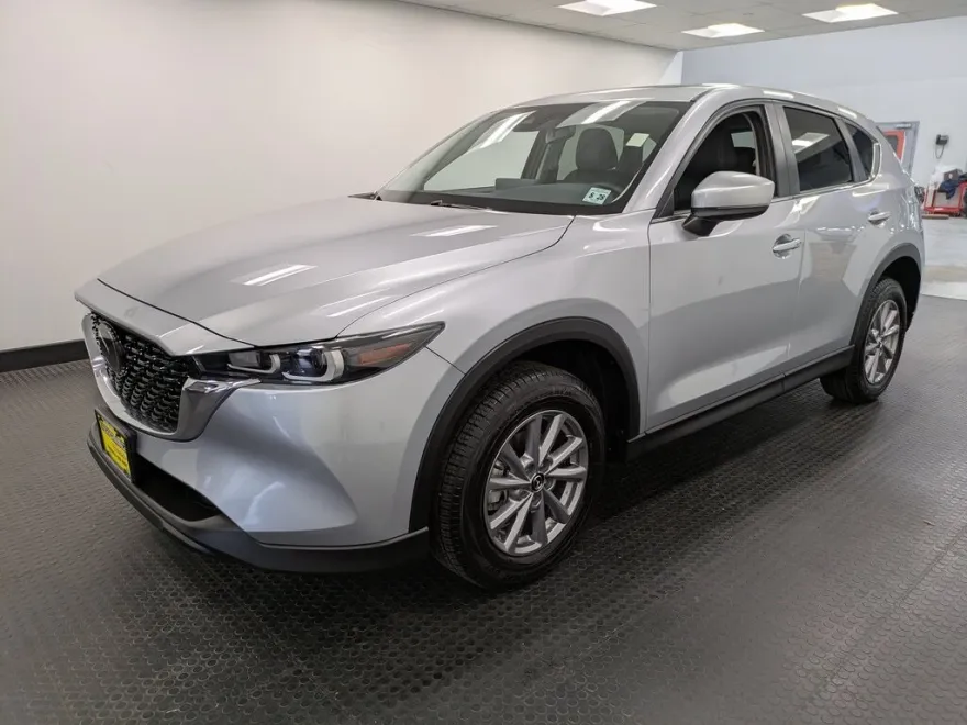 2023 Mazda CX-5 2.5 S Preferred photo 1