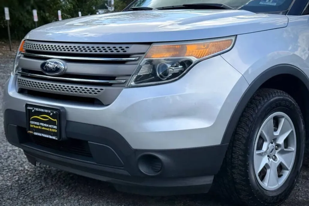 2014 Ford Explorer Base photo 1