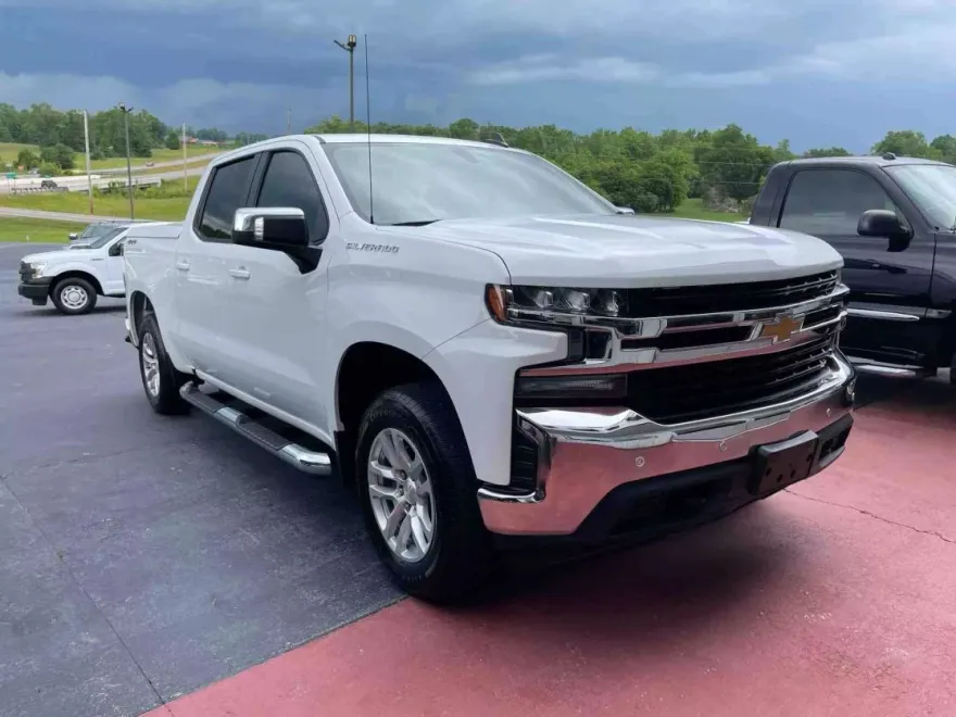 2019 Chevrolet Silverado 1500 LT photo 1