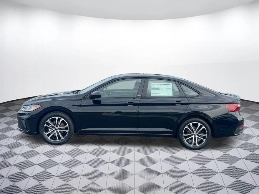 2026 Volkswagen Jetta Sport photo 1