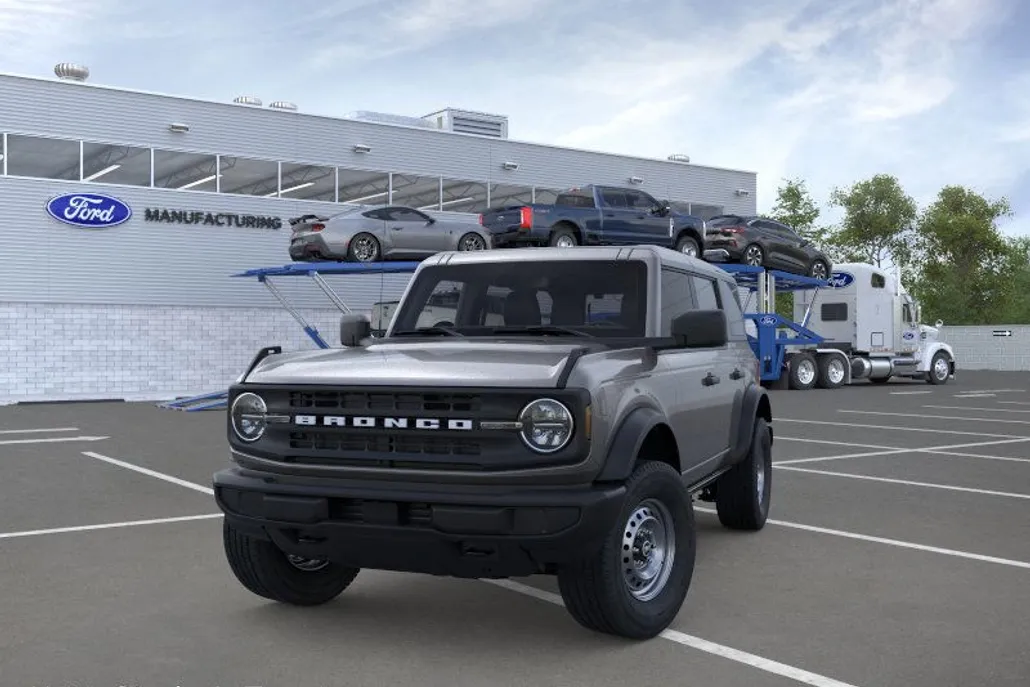 2025 Ford Bronco Base photo 1