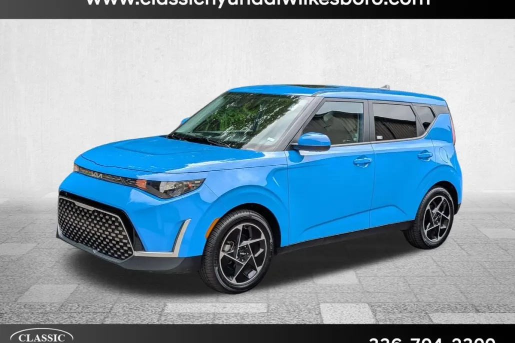 2024 Kia Soul EX photo 1