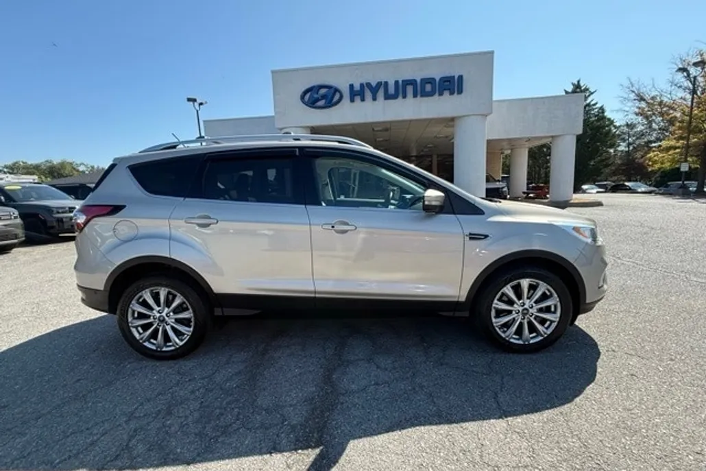 2018 Ford Escape Titanium photo 1