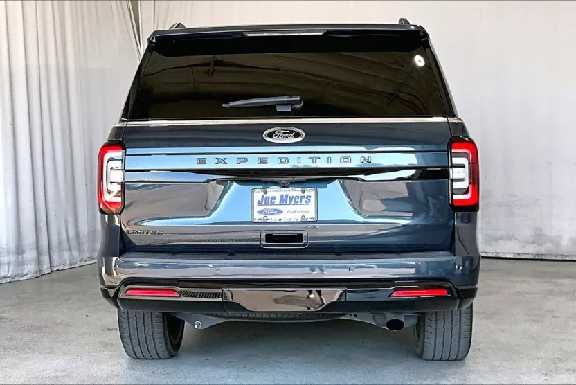 2023 Ford Expedition Limited photo 1