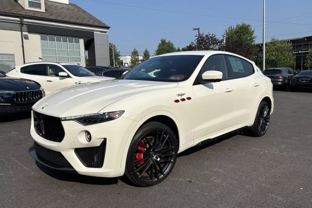 2023 Maserati Levante Trofeo photo 1