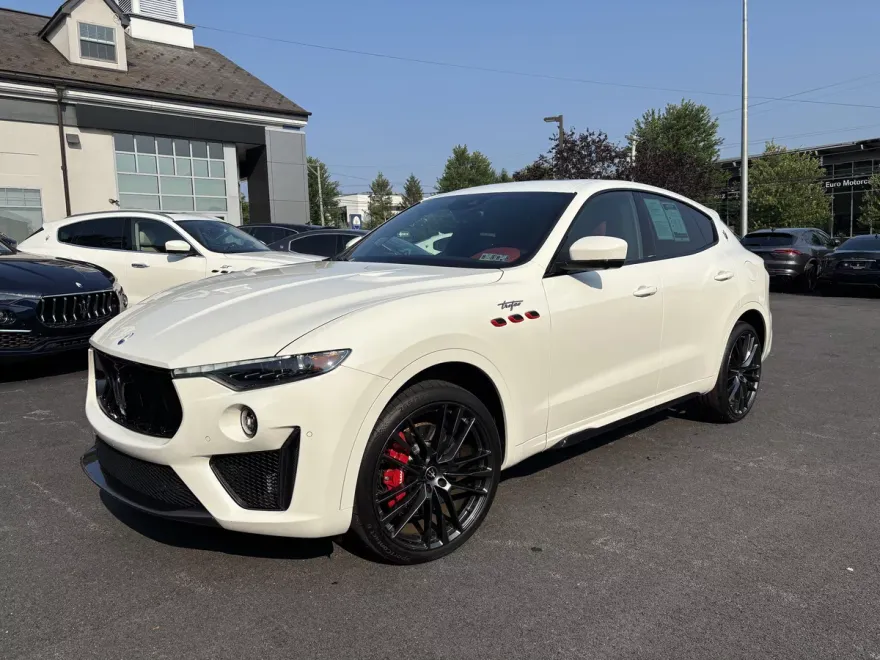 2023 Maserati Levante Trofeo photo 1