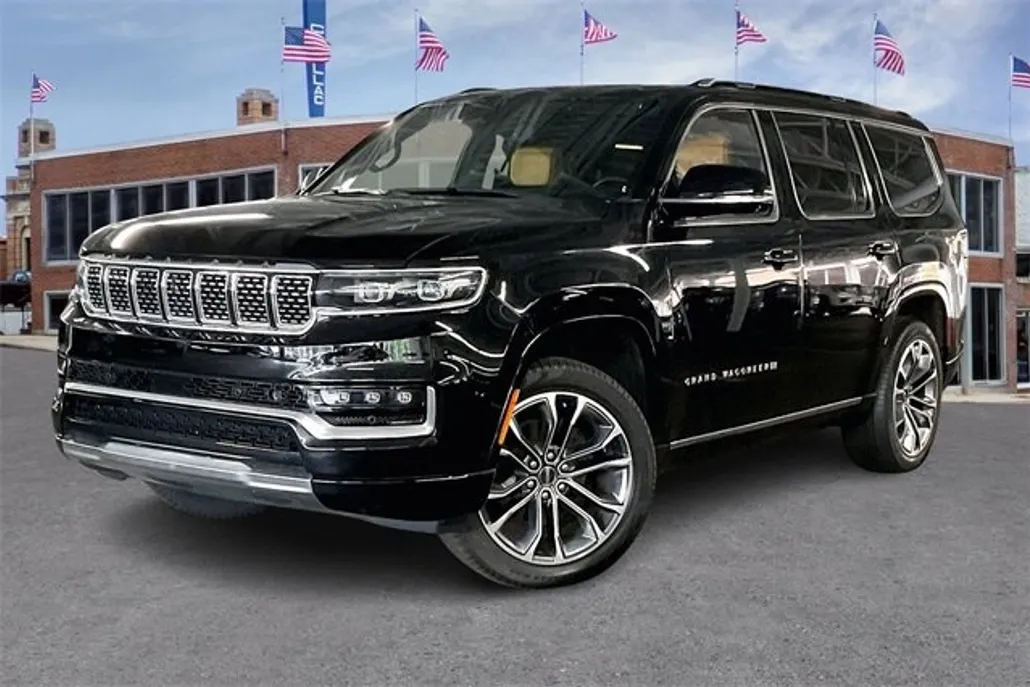 2023 Jeep Grand Wagoneer III photo 1