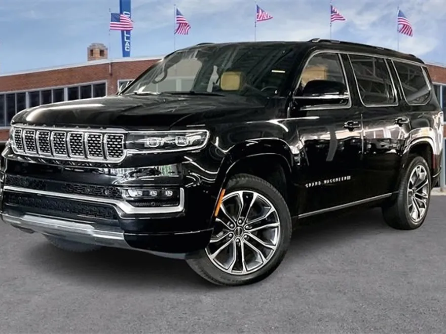 2023 Jeep Grand Wagoneer III photo 1