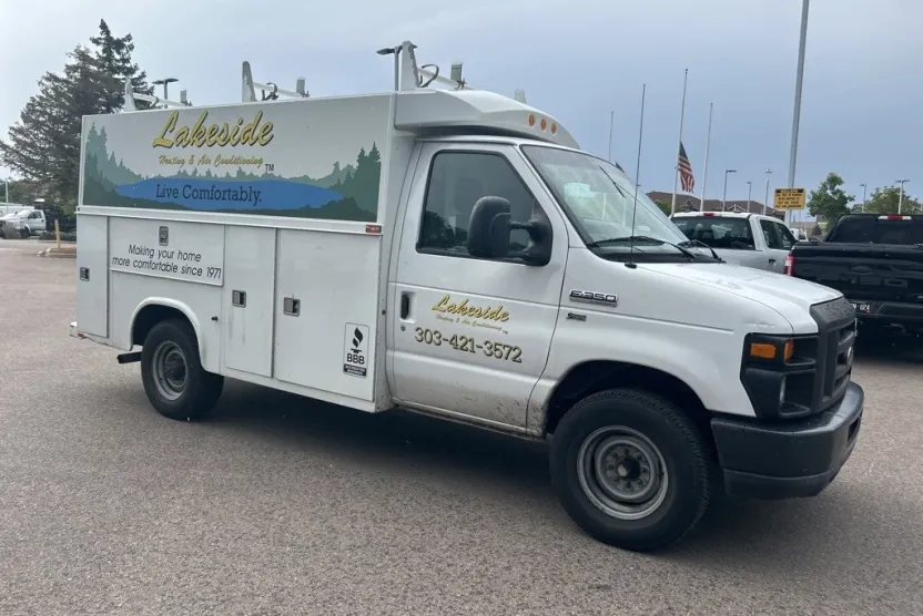 2010 Ford E-350 Base photo 1