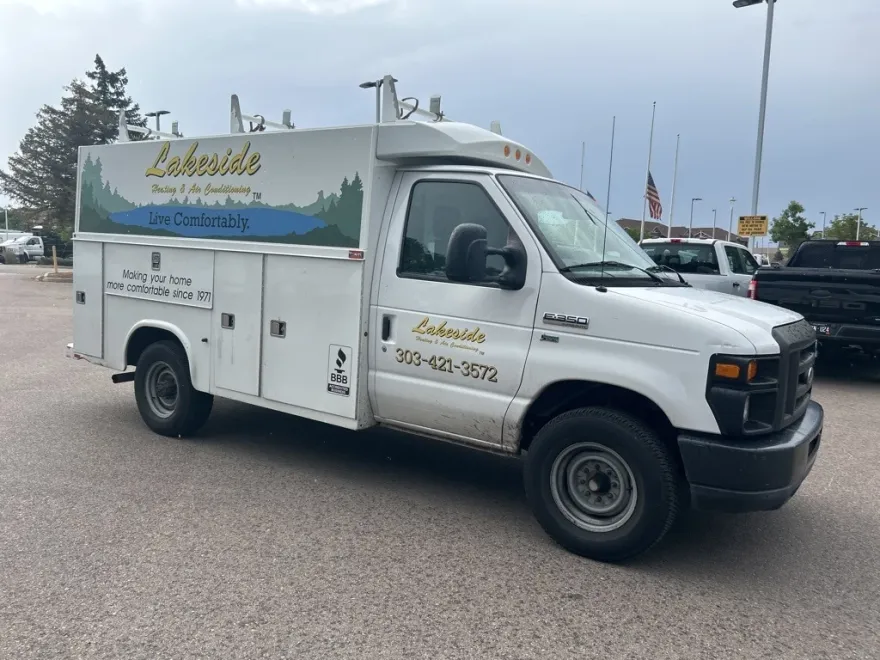 2010 Ford E-350 Base photo 1