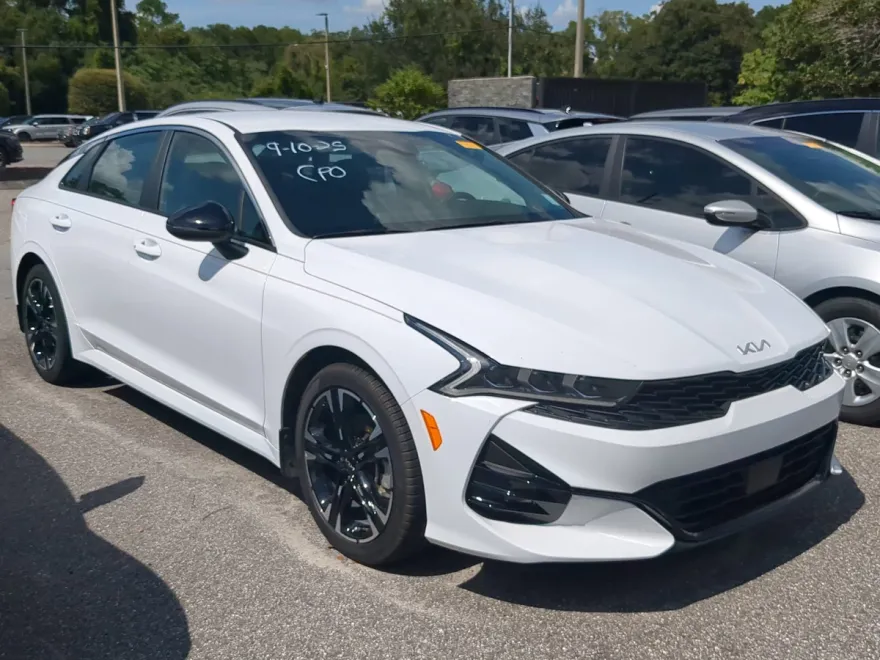 2024 Kia K5 GT-Line photo 1