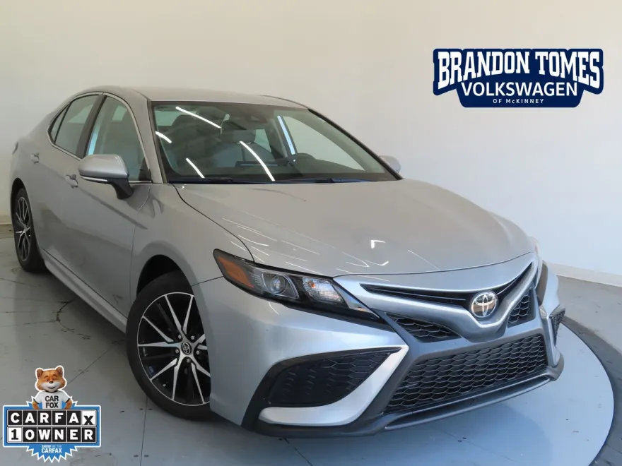 2023 Toyota Camry SE photo 1