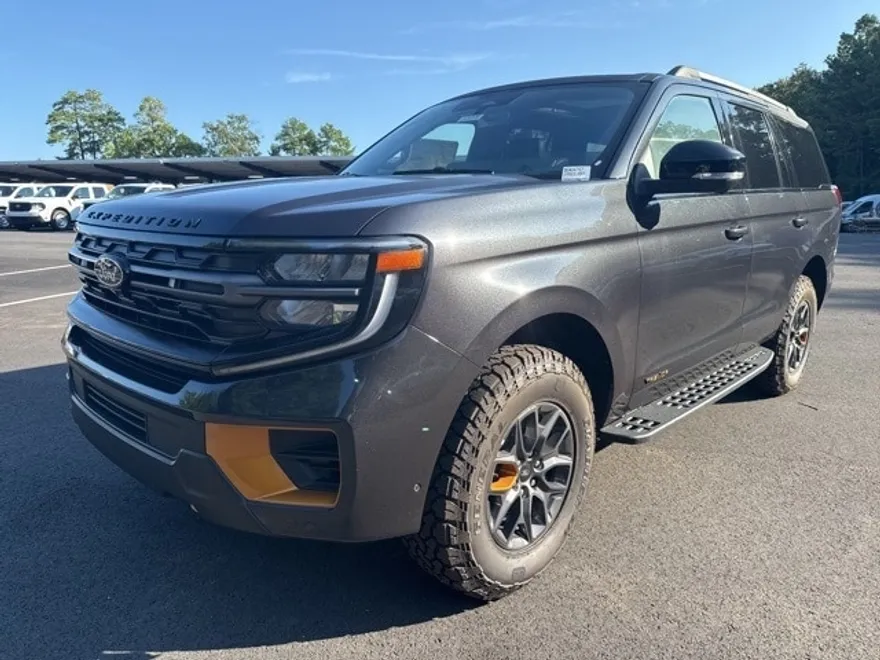 2025 Ford Expedition photo 1