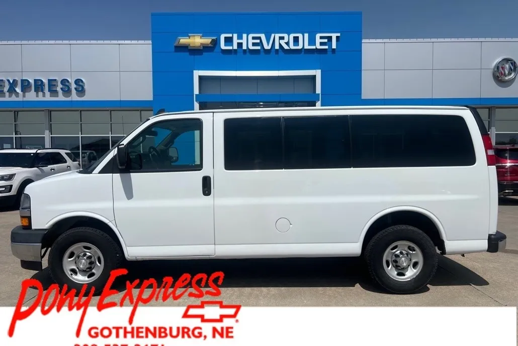 2019 Chevrolet Express 3500 LT Passenger Van photo 1