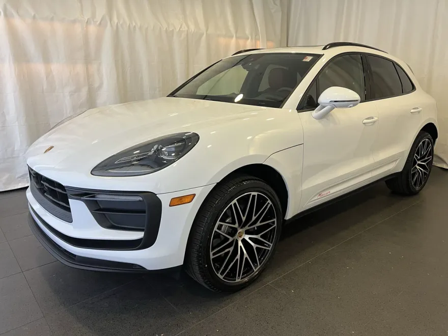 2025 Porsche Macan T photo 1