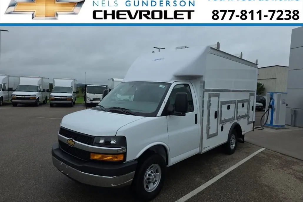 2025 Chevrolet Express Cutaway 3500 photo 1