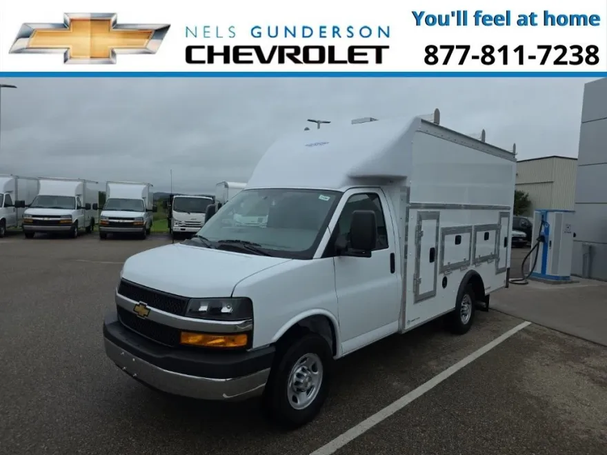 2025 Chevrolet Express Cutaway 3500 photo 1