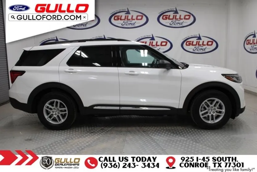 2025 Ford Explorer photo 1
