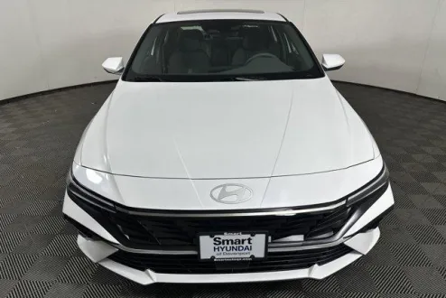 2025 Hyundai Elantra SEL Convenience photo 2