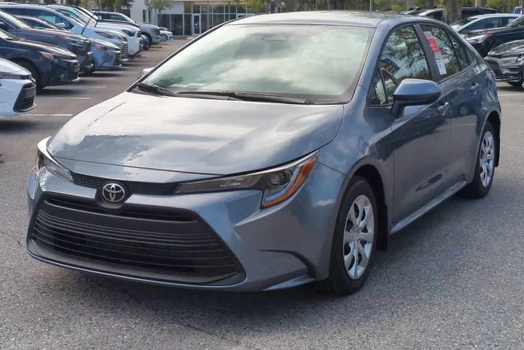 2026 Toyota Corolla LE photo 1