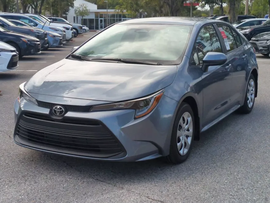 2026 Toyota Corolla LE photo 1