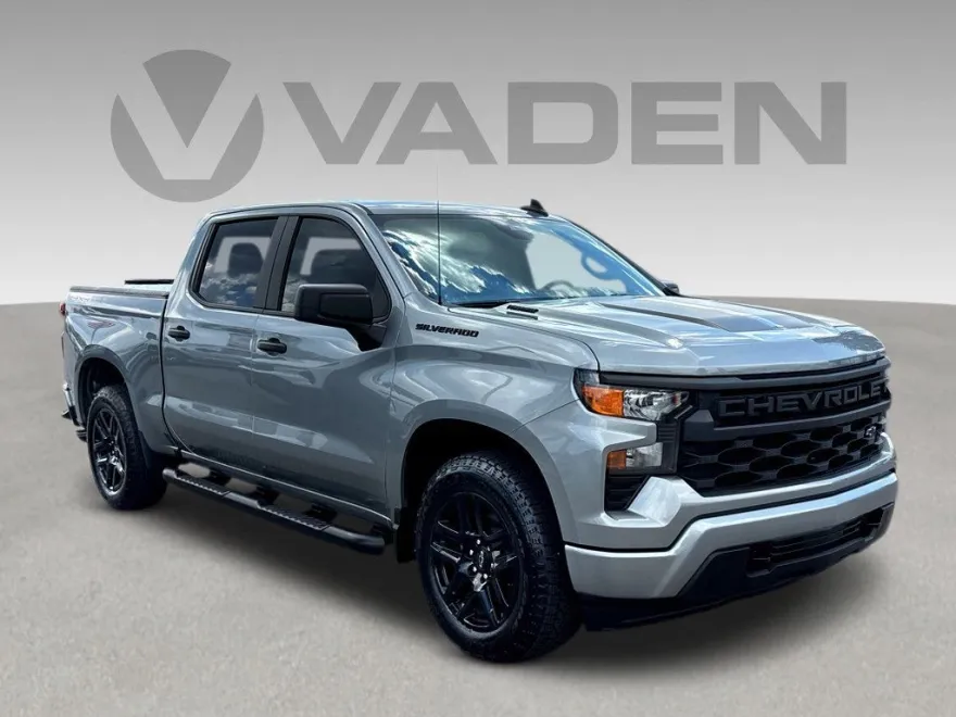 2025 Chevrolet Silverado 1500 Custom photo 1