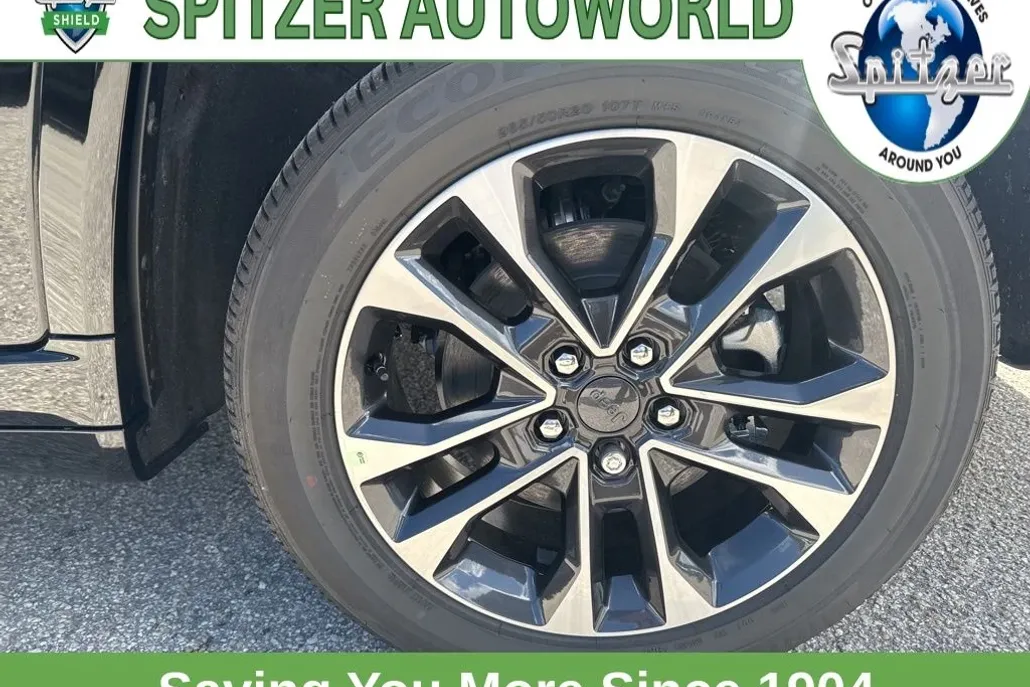 2025 Jeep Grand Cherokee Overland photo 1