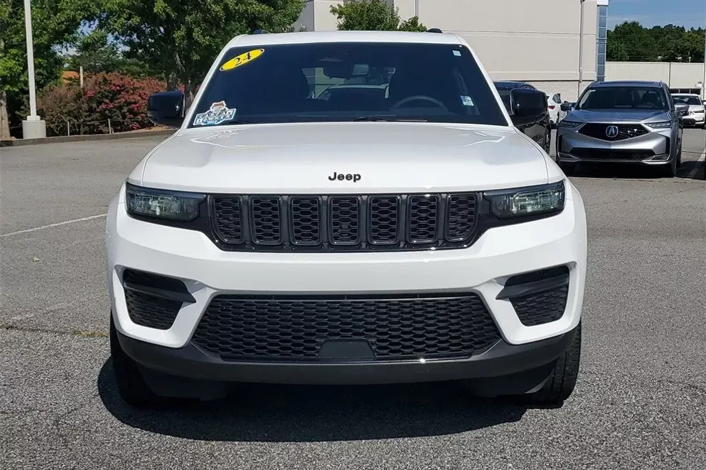 2024 Jeep Grand Cherokee Laredo Altitude X photo 1