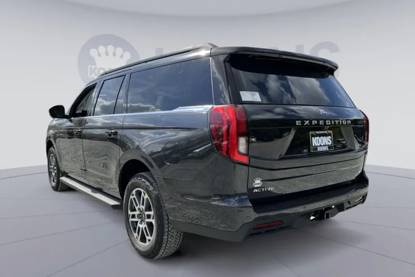 2025 Ford Expedition MAX photo 1