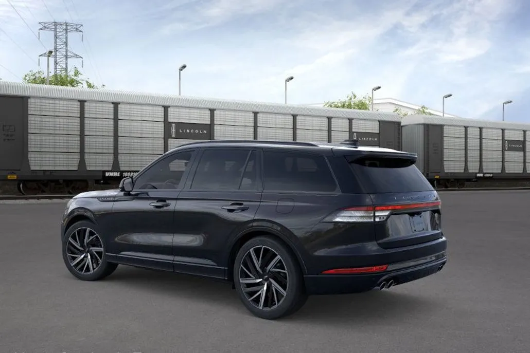 2025 Lincoln Aviator Black Label photo 1