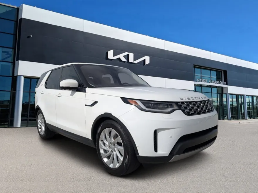 2023 Land Rover Discovery S photo 1