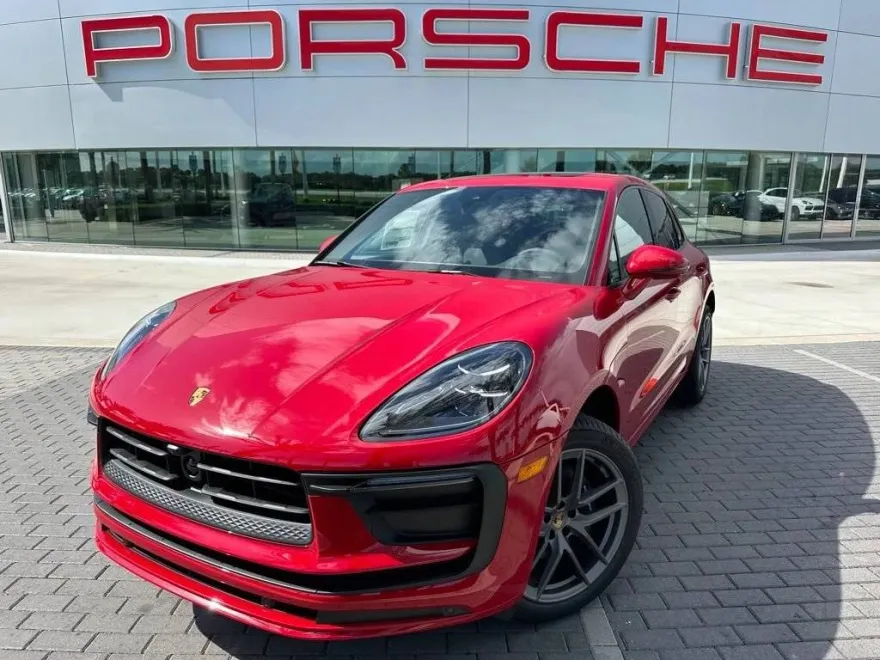 2025 Porsche Macan T photo 1