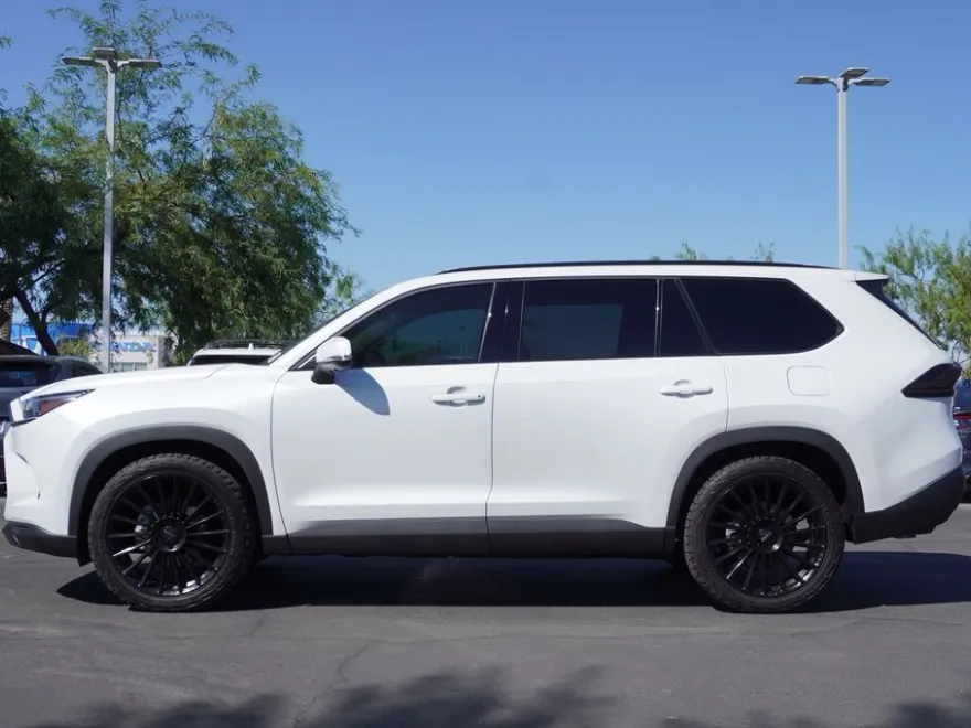 2024 Toyota Grand Highlander Limited photo 1