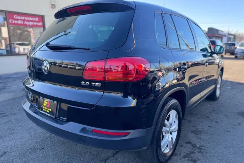 2012 Volkswagen Tiguan photo 1